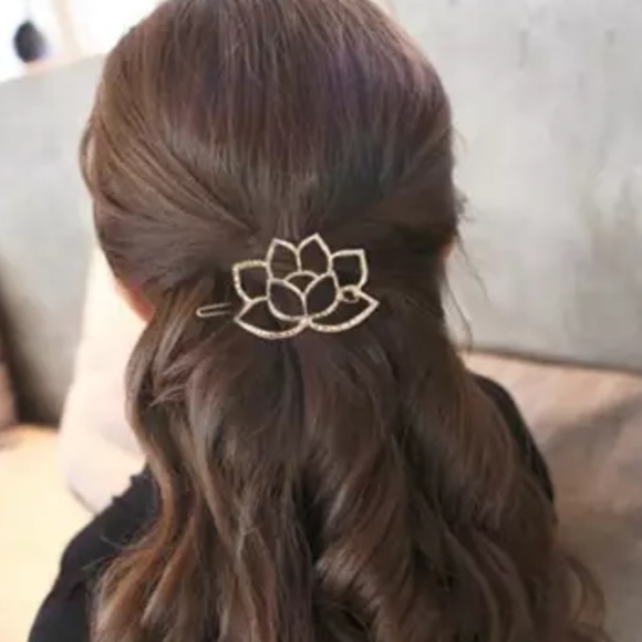 Lotus Gold Hair Barette - Picture 3 of 5